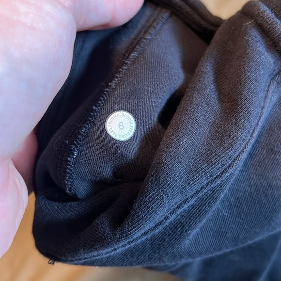 Lululemon shorts - Picture 4 of 4